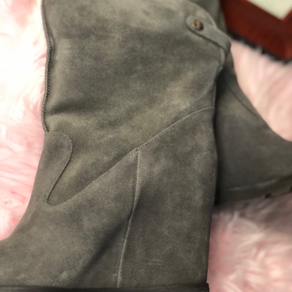 UGG Wedge Boots closing out closet  last chance - Picture 5 of 7